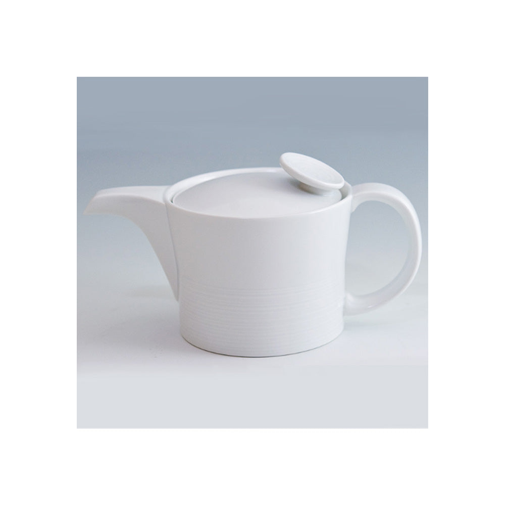 Hakusan Porcelain Mist White Tea Pot with Strainer