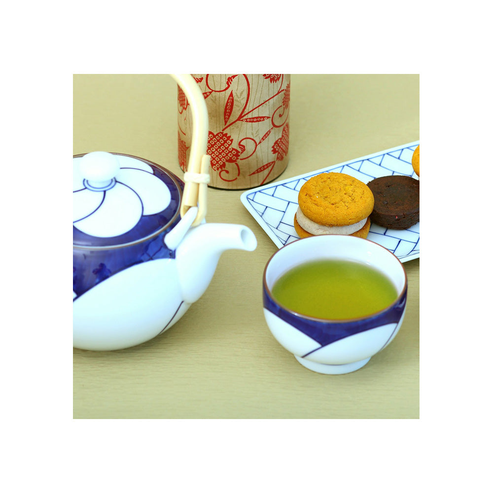 Hakusan Porcelain Nejiri Ume Tea Cup