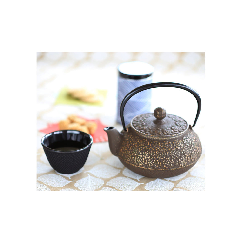 IWACHU Japanese Cast Iron Tetsubin Teapot, Gold Brown Cherry Blossom